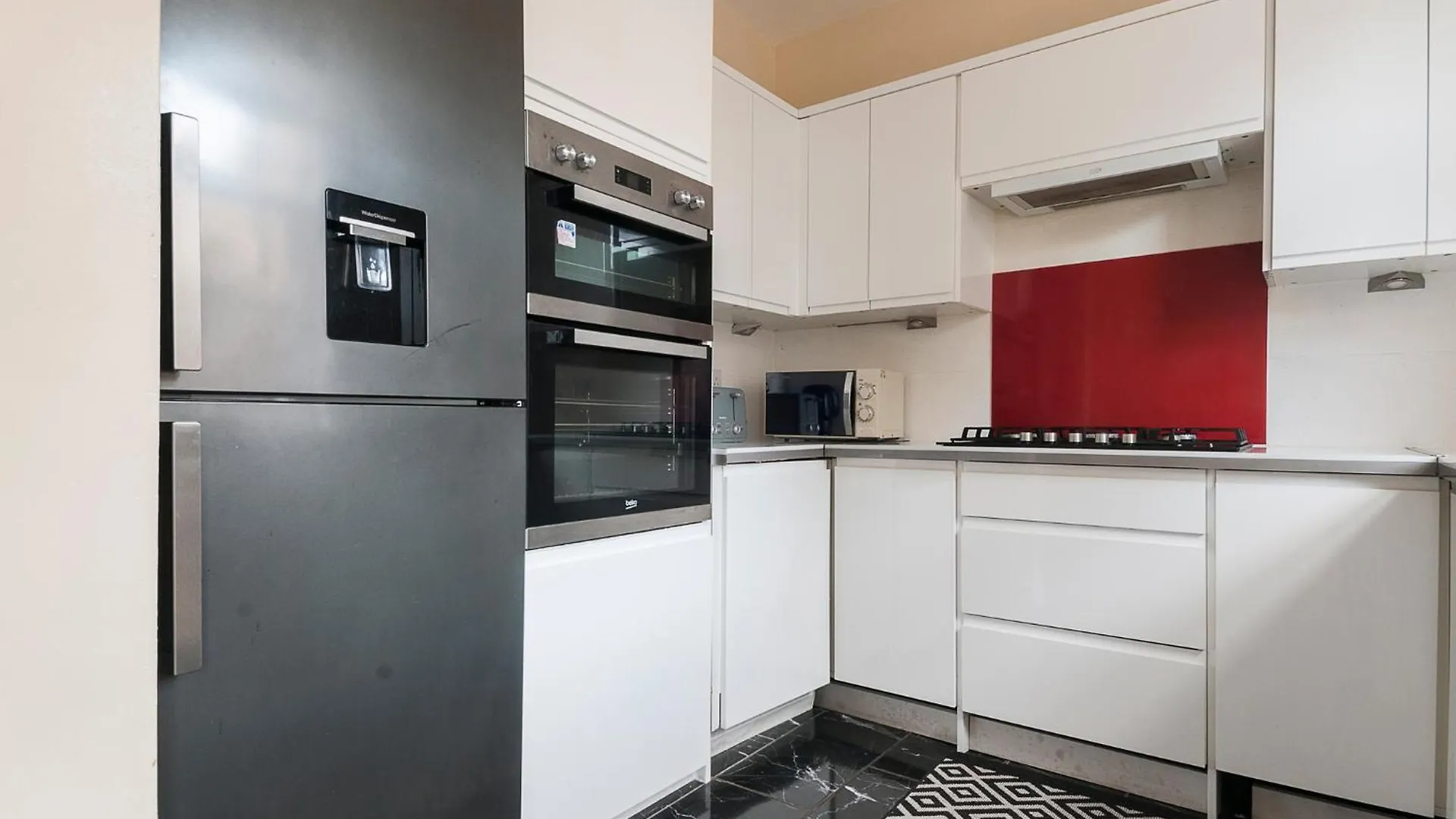 2 Bed Property, Sleeps 5, Free Parking, Near City Centre Edinburgh 0*,  United Kingdom