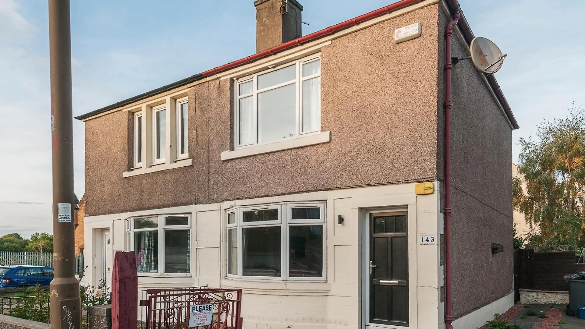 2 Bed Property, Sleeps 5, Free Parking, Near City Centre Edinburgh